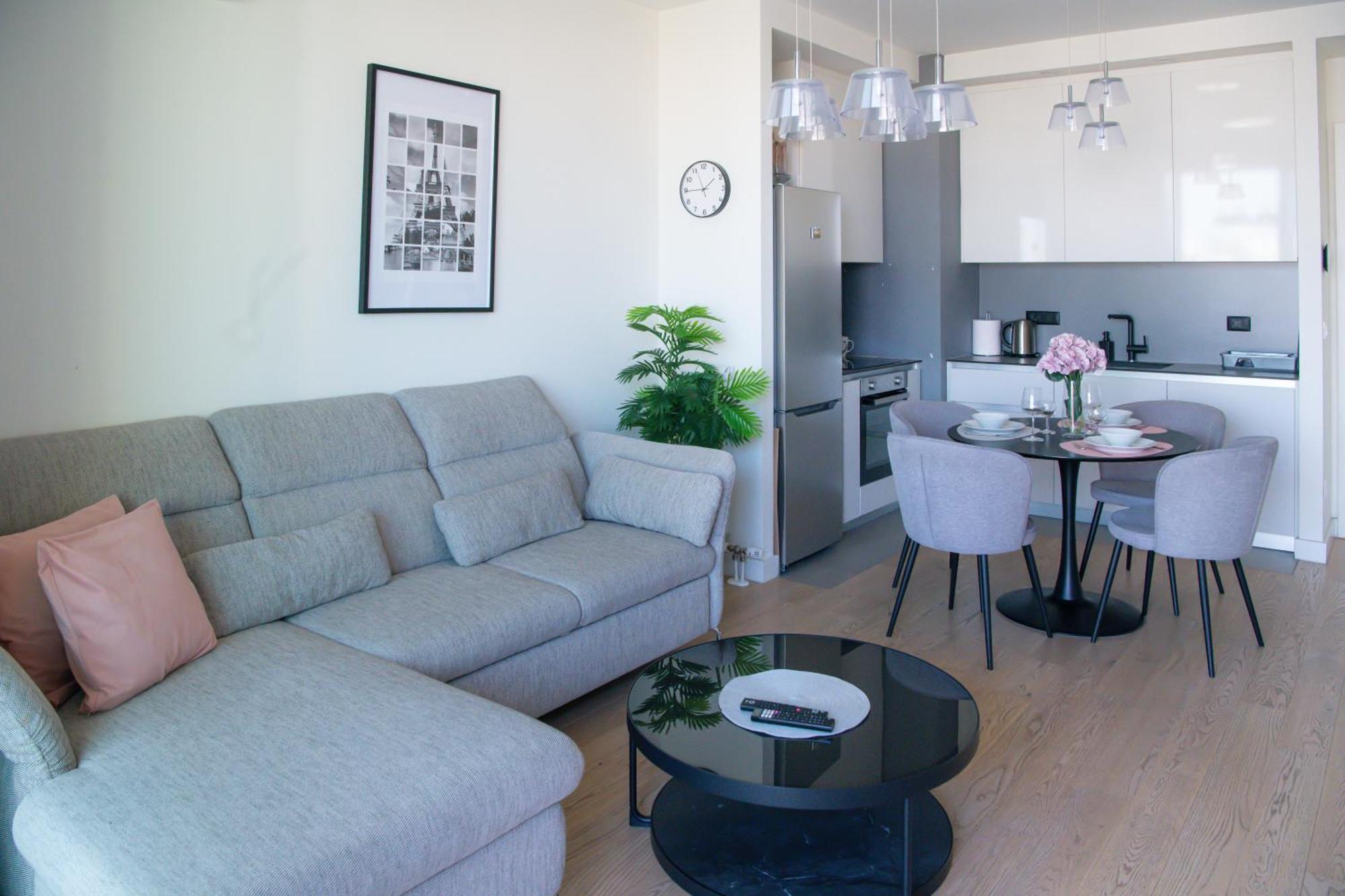 Waterfront Promenade Apartment